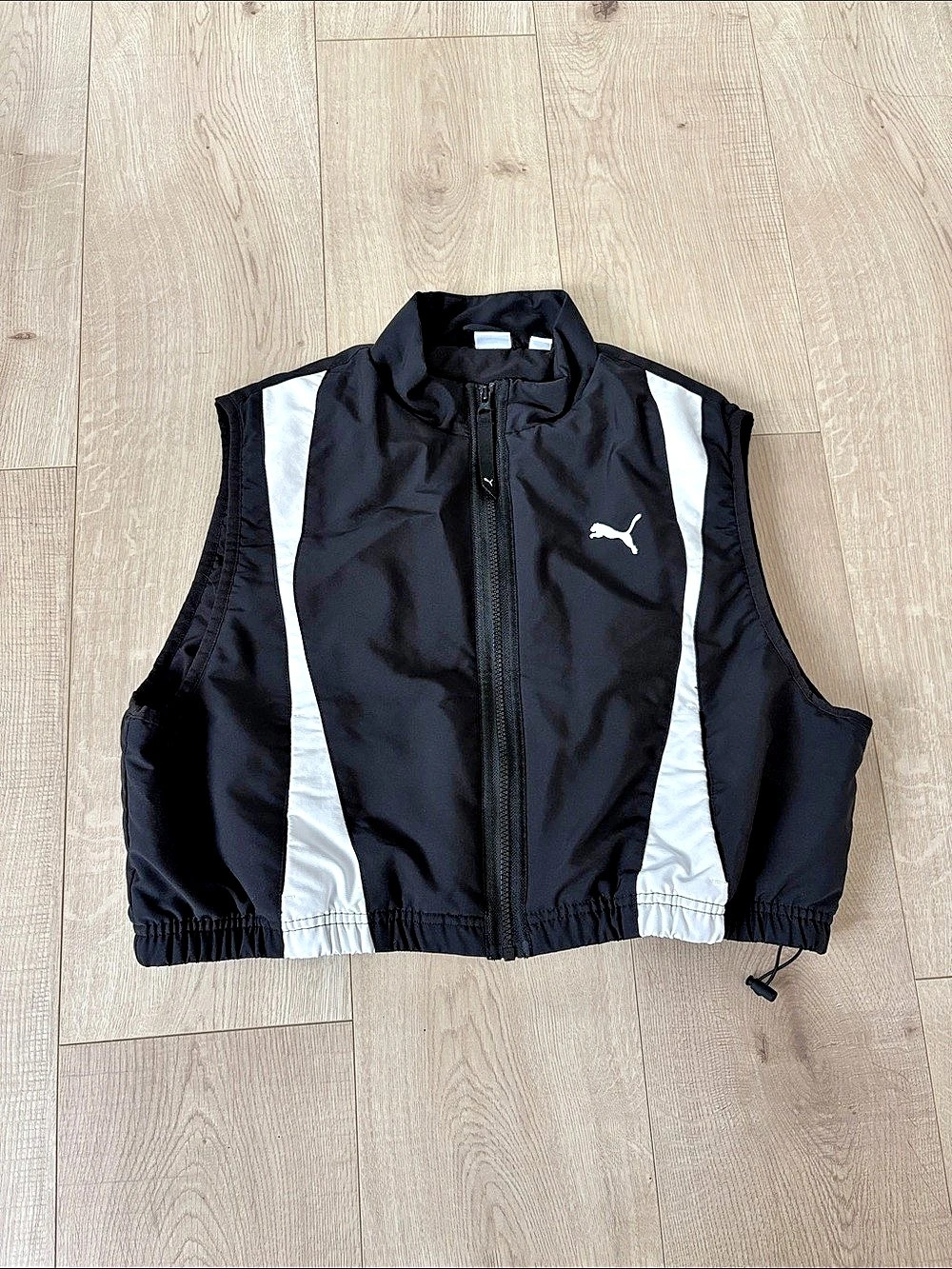 Puma size L Zip up Vest